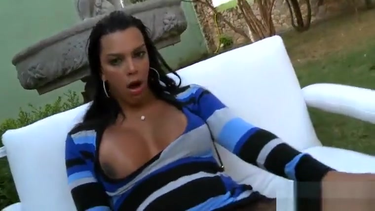 Huge boobs shemale anal fucked outdoors