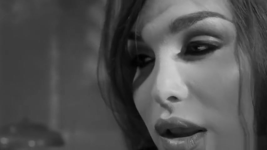 Tranny goddess anal fucks detective