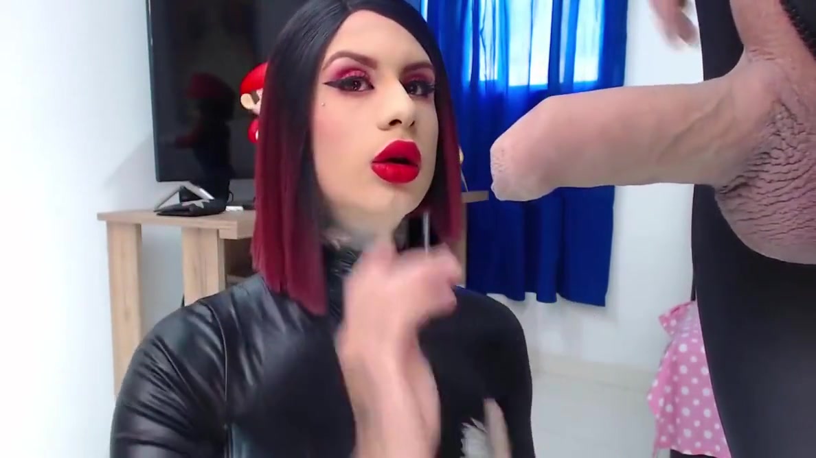 Latinas Transsexuals Couple Sucking Hard Ts Cock