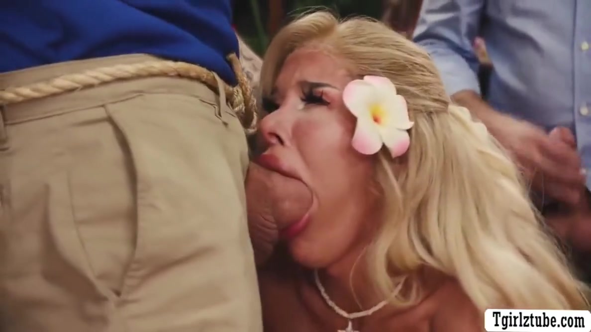 Three Lucky Dudes Meet Gorgeous Ts In The Jungle
