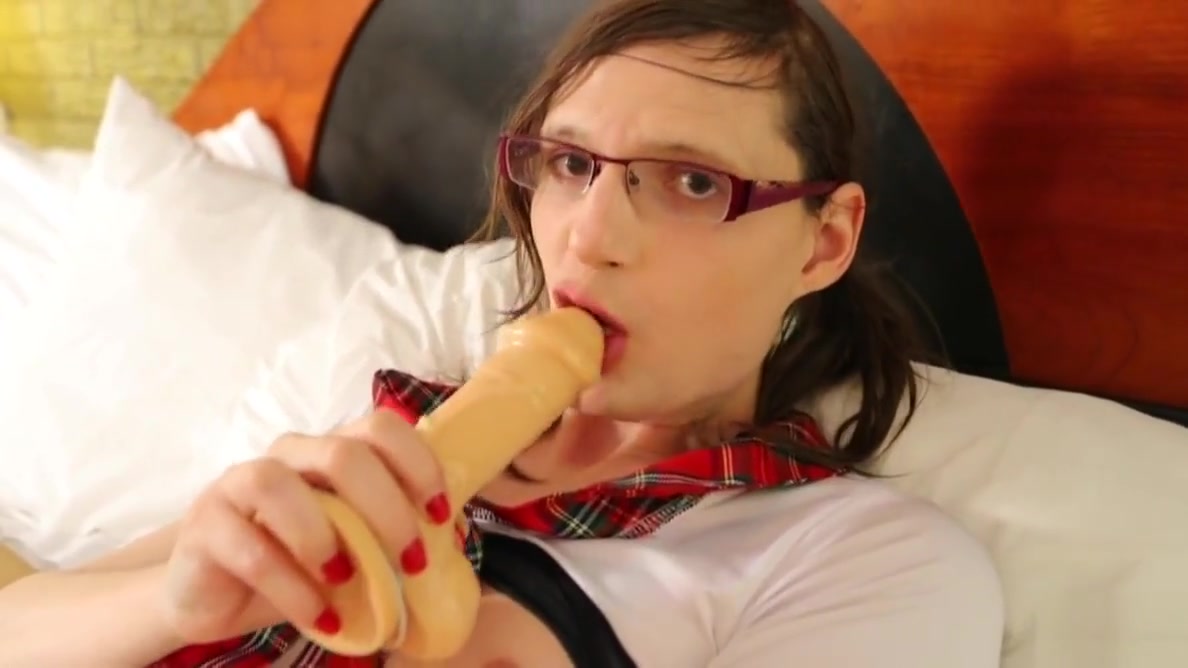 Trans Blow job Practice starring Nikki Venus