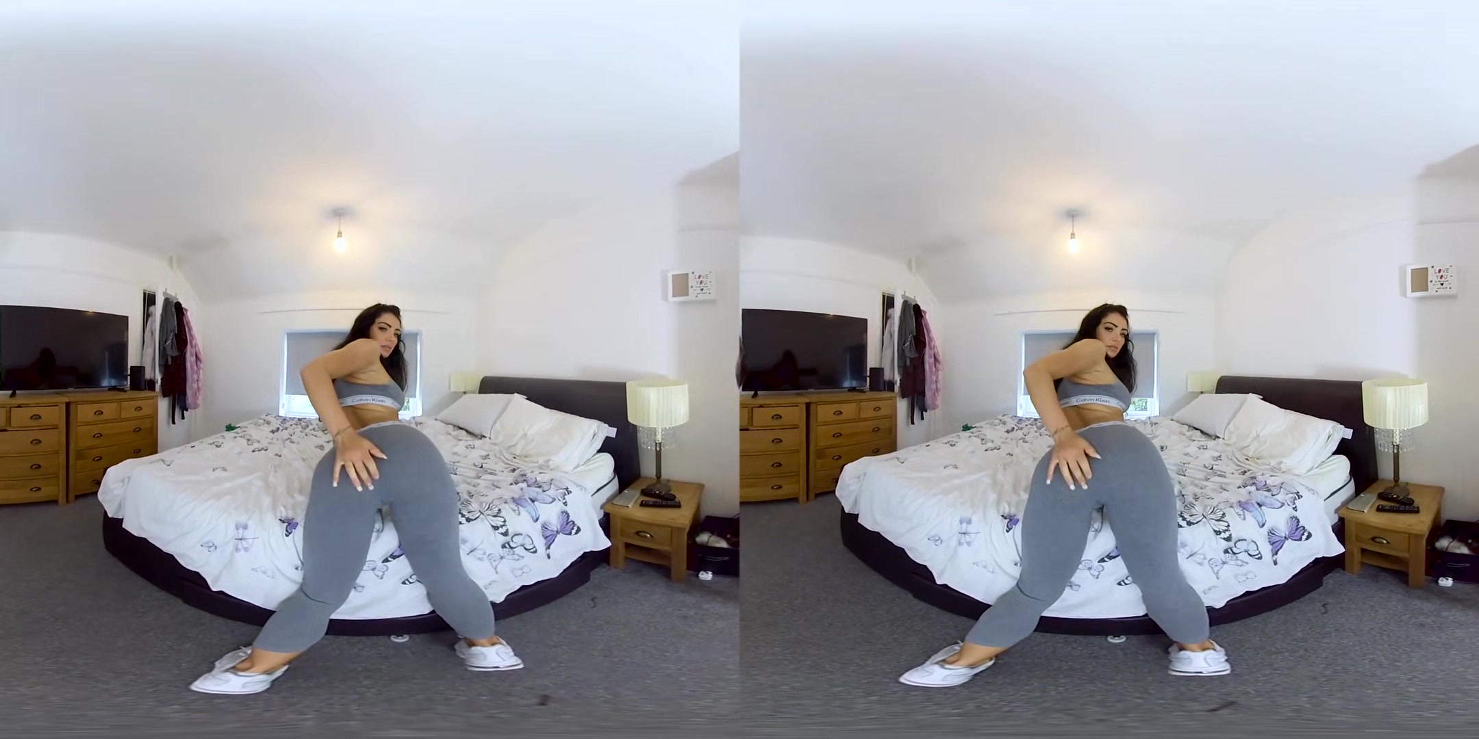British Stunner Bianca J Strips Off Her Gym Gear - Solo Babe
