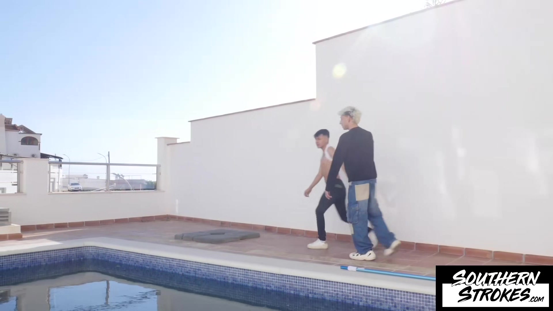 SOUTHERNSTROKES Pool Boy David Cameron Loves Bareback Ride With Mike Ruiz