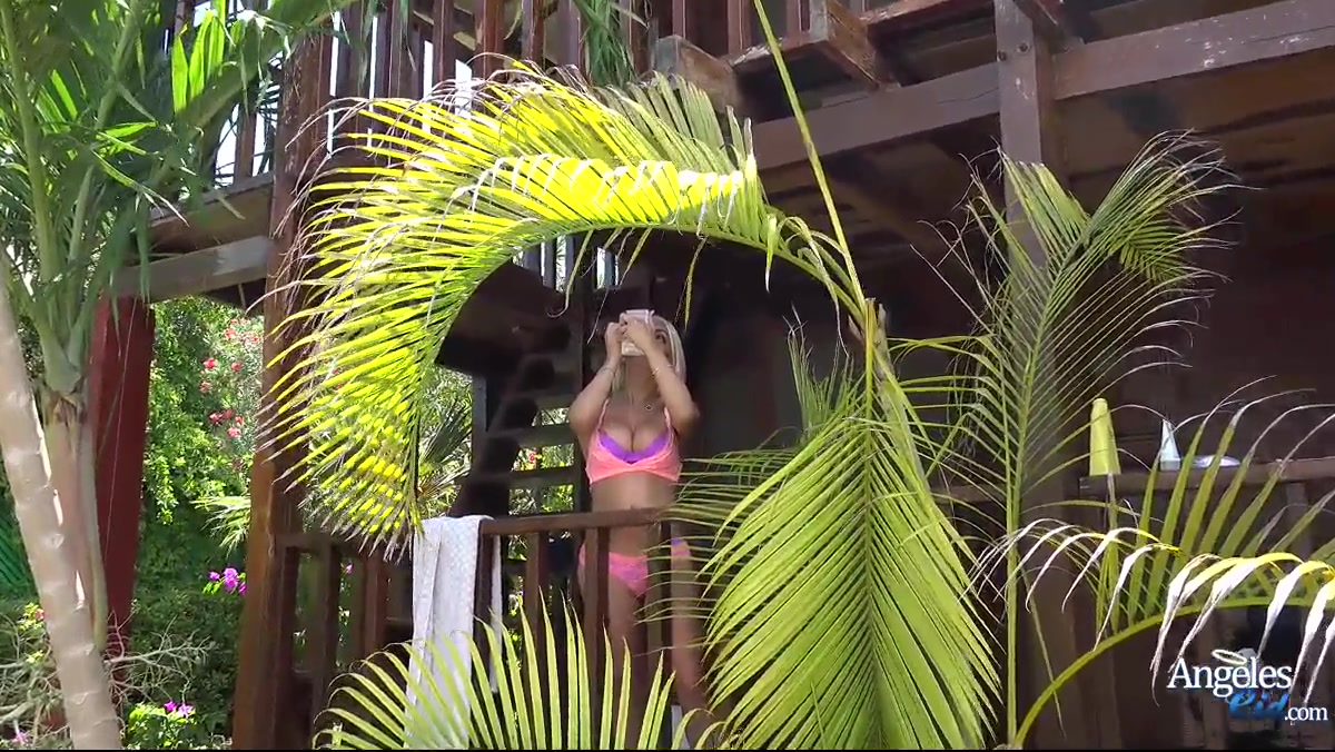 Beautiful and COCKY Blonde masturbating in the pool