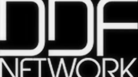 Teases and Pleases us - PornWorld