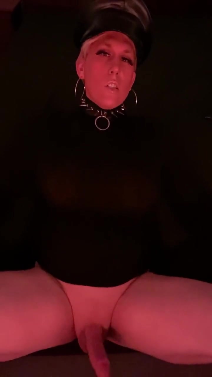 A Classy And Elegant Fetish Domme