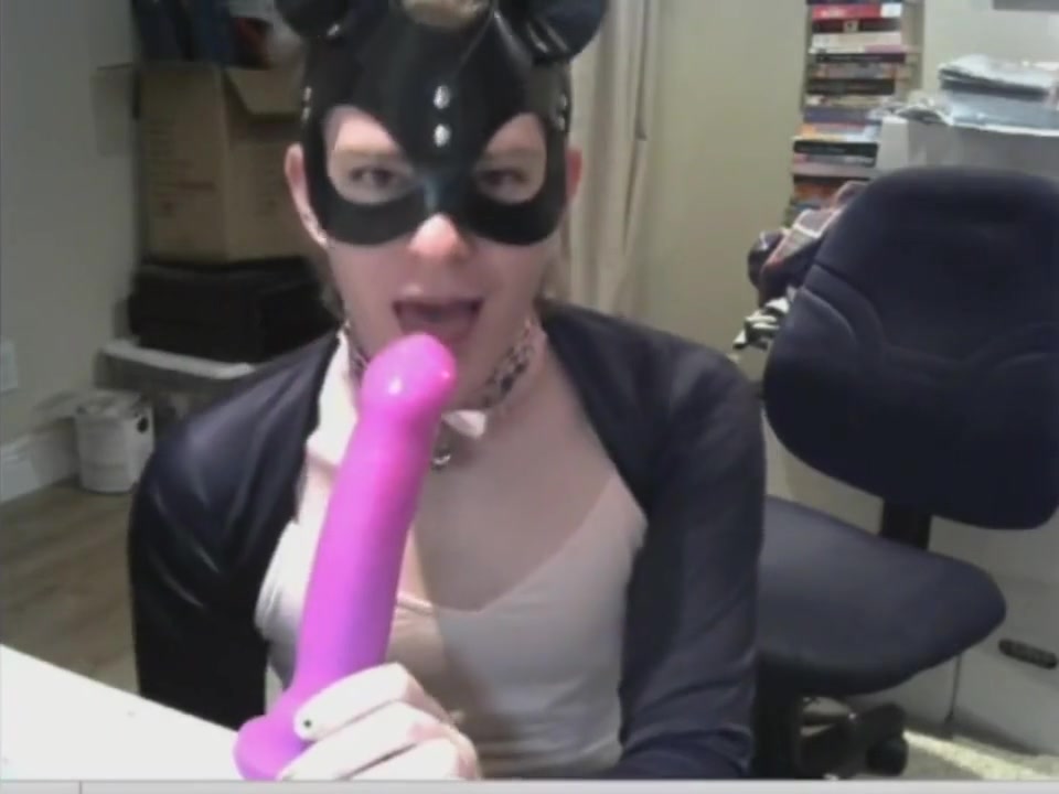 SalivatingSub - slutty kitten deepthroating dildo 1/2