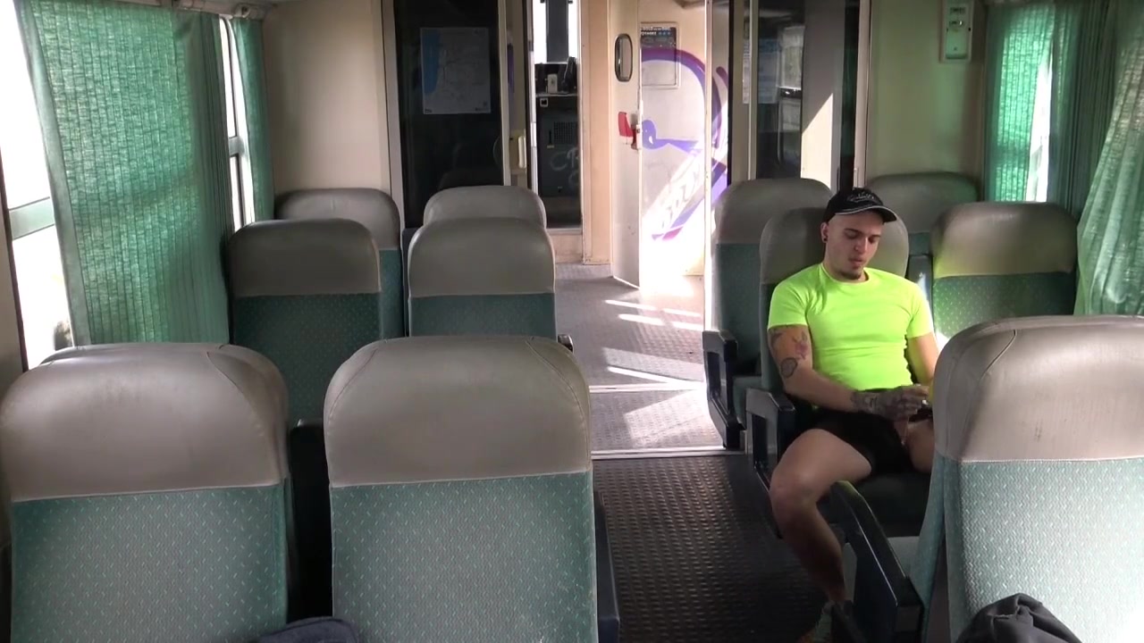 Jess Fucked Bareback In Exhib Train - ExhibBoys