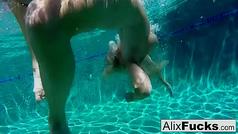 Alix Lynx Cherie DeVille in Busty Blondes Alix Cherie Go Skinnydipping - AlixLynx