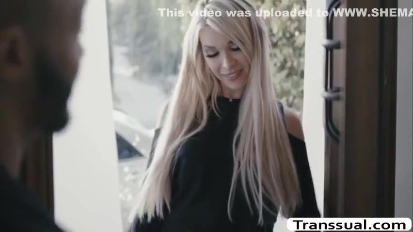 Aubrey Kate - Slut Ts Lets Her New Black Neighbor Fuck Het Ass