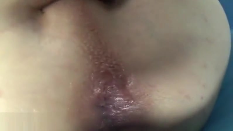 Shemale fingering her ass