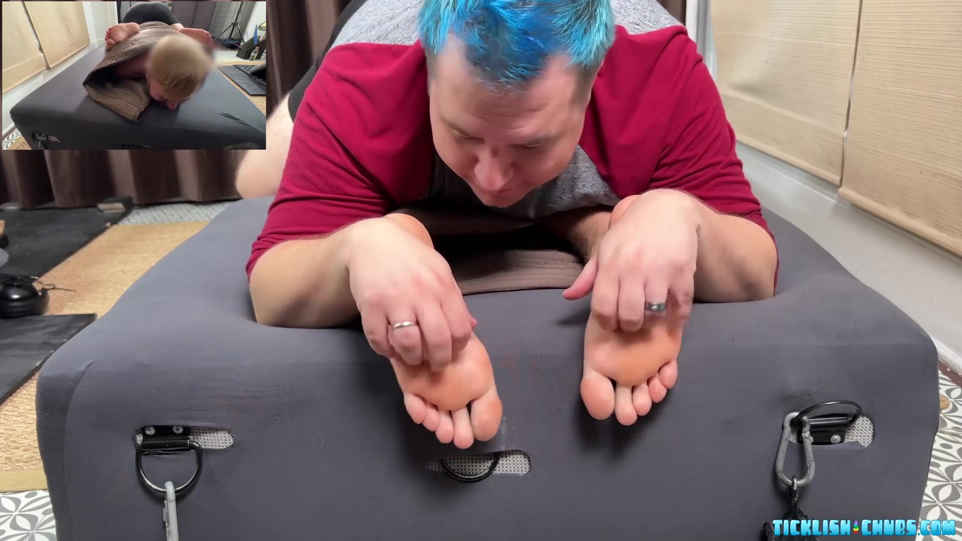 Bear Daddy Matt Wraps Sub Ryder And Tickles His Bare Feet