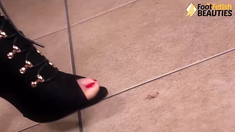 Giantess punishes her boss with feet after a magic spell