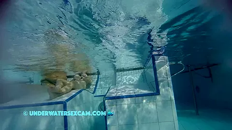 This Is What Huge Tits Look Like When They Are In The Water