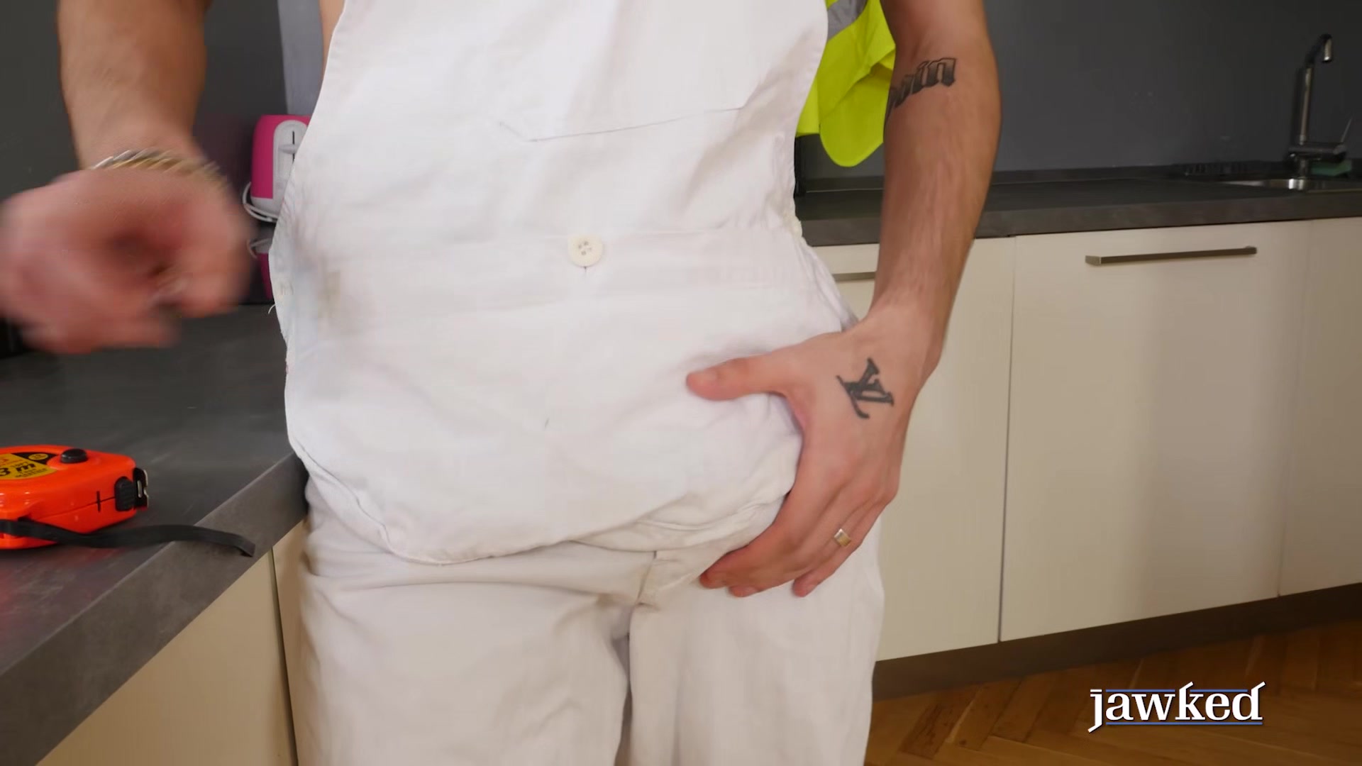 Vincent Castle Measures His Cock - Jawked