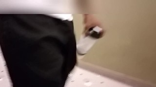 Freeballing in the gym locker