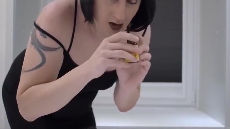 Lara Dark 2019-10-28